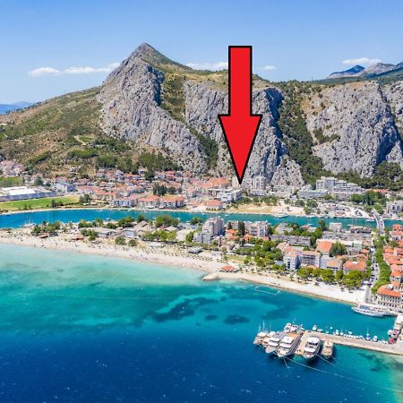 City Gem Omis Luaran gambar